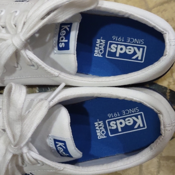 Keds White Canvas Sneakers Size 8.5 - Picture 2 of 6